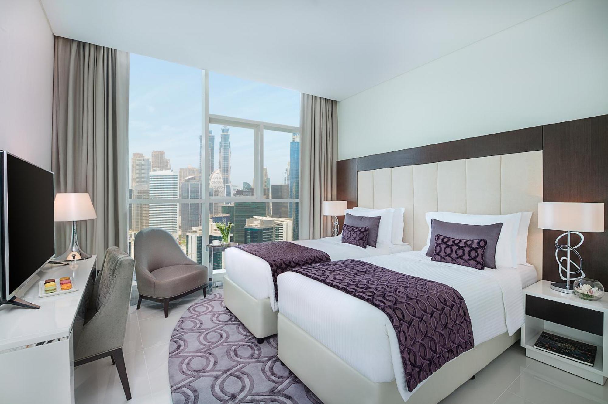 Three Bedroom Suite Private Balcony City Skyline View