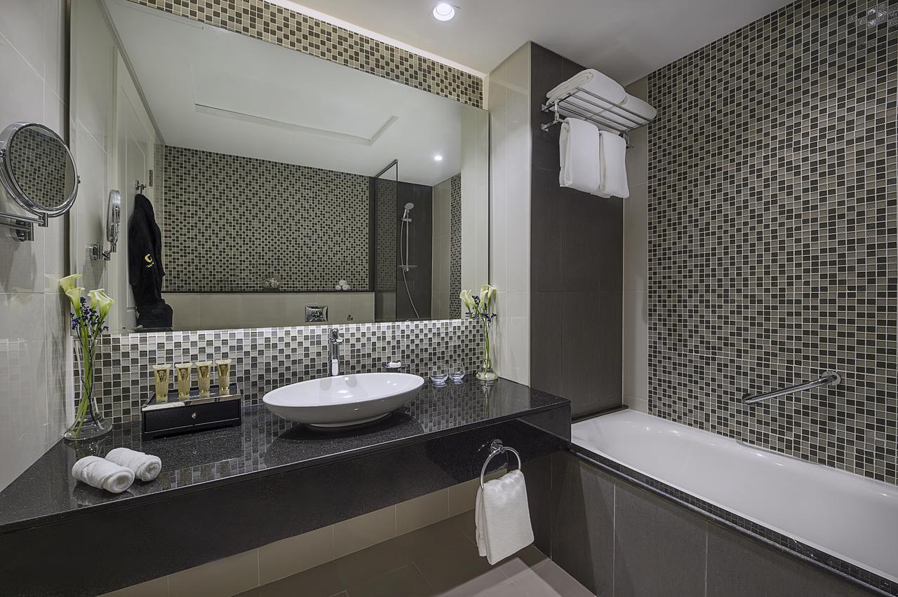Two Bedroom Suite Private Balcony Burj Khalifa & Fountain View
